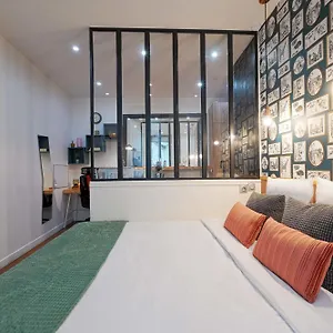Fabulous Comfortable Studio With Updated Finishes And Design Next To Champ De Mars Apartamento París